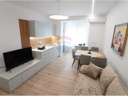 Apartment 1+1 for rent opposite Durres Restaurant.