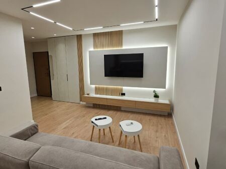 Apartment 2+1 for Rent, Commune of Paris, near the roundabout!