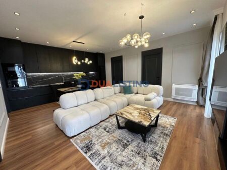 Apartment 3+1+2 for rent, Garden Building!!