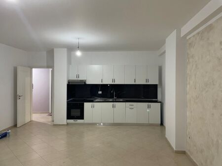 UFFICIO IN AFFITTO 129 M2 5 MAGGIO 50.000 LEKE