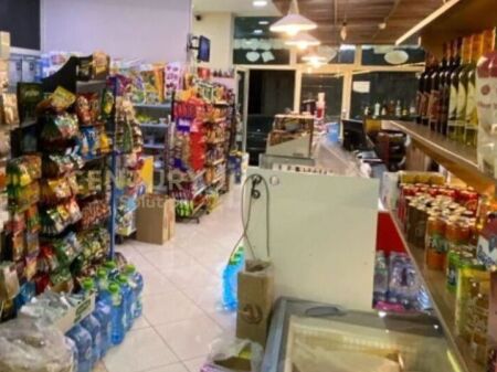 UNITÀ COMMERCIALE DI 77 M² IN VENDITA A FRESK – CON AFFITTI ATTIVI E PRONTA PER INVESTIMENTO!