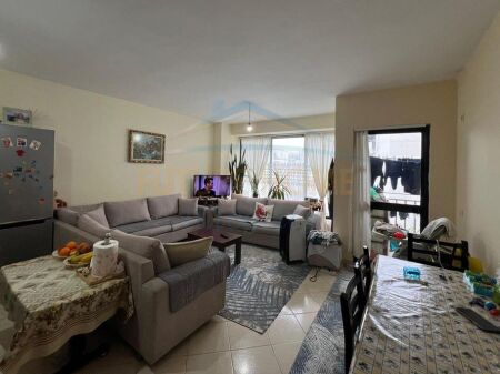 Shitet, Apartament 2+1, Misto Mame, Tiranë.