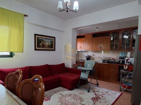 Shitet, Apartament 2+1+blk, Tirana e Re-Perballe Delijorgjit, 180,000 Euro