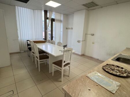 UFFICIO IN AFFITTO 200 M2 BLLOK 3000 EURO
