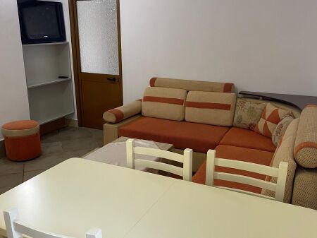 Jepet me qera apartament 2+1 Selite