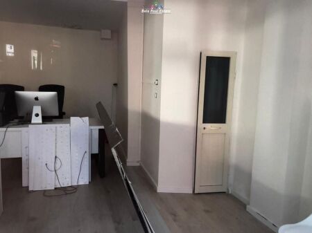 Negozio In Affitto A Komuna e Parisit ( ID BD21800) Tirane
