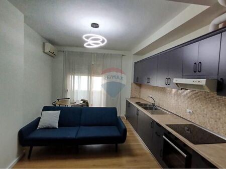 Apartment 1+1 for rent at Komuna e Parisit