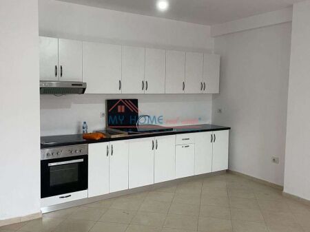 Ufficio in Affitto a 5 Maji Tirane