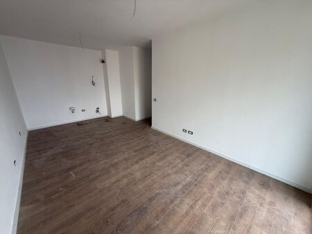 Locale per uffici in affitto Golden Tower Residence Mine Peza