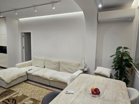 Affittasi 1+1 Kinostudio