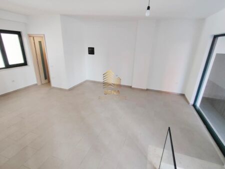 For sale, Business Premises, Green City Complex – Astir, 150,000 Euro