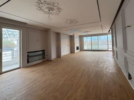 VENDESI PENTHOUSE 3+1+3 POSTI AUTO GREEN TERRACE, LIQUIDO THATE