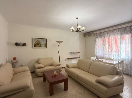  Apartament 2+1+2 me qera – Bllok