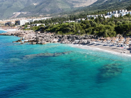  Villa di Lusso su 3 Piani con Piscina – Green Coast 2, Palasë
