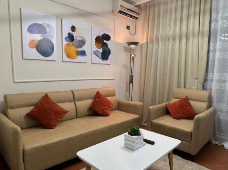 Apartament 2+1 per qira ne Bllok tek Petro Nini.