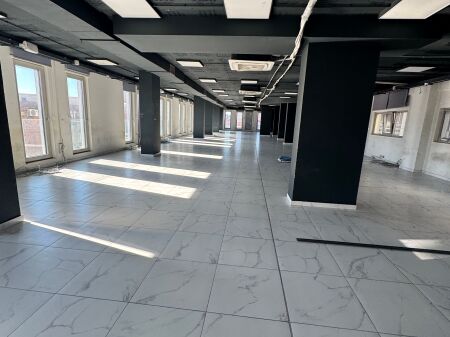 UFFICIO 1100 M2 IN AFFITTO ZOGU I ZI