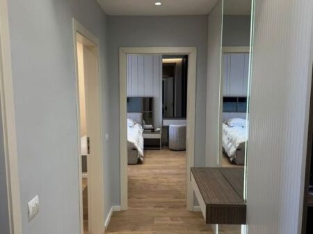 Shitet Apartament 2+1+2+2+P Rruga e Durrsit
