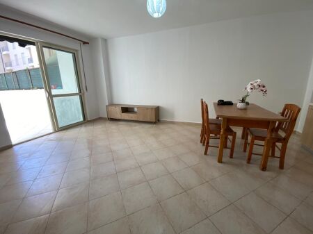  VENDESI APPARTAMENTO 1+1+ VERANDA SPIAGGIA STAZIONE 1