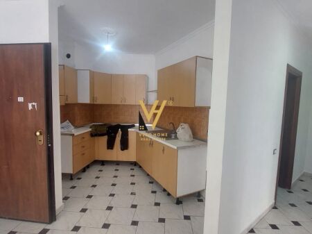 VENDESI APPARTAMENTO 2+1+2BLK A ASTIR 150.000 EURO