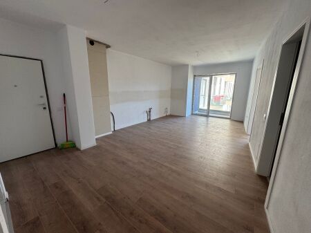 Appartamento 2+1+2 in vendita Via Jordan Misja vicino a Spak •Superficie 111,7 m2 •2° piano con 2 ascensori •Prezzo 192.000 euro