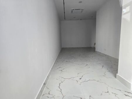  Locale commerciale in affitto vicino al centro – Tirana