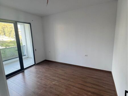 VENDESI APPARTAMENTO 1+1 PASKUQAN 85.000 EURO