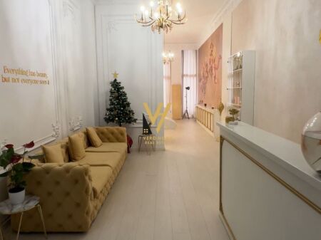 SI OFFRE AMBIENTE 78 M2 IN AFFITTO AL GARDEN BUILDING, RR.KAVAJES 1.100 EURO