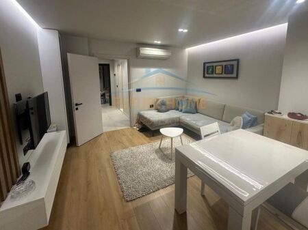 Rent, Apartment/AIRBNB 1+1, Paris Commune.