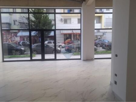 LOCALE IN AFFITTO - EX PARCHEGGIO DEGLI AUTOBUS
