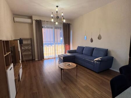 Jepet me qira Apartament 2+1 Rruga 5 Maji Kati i 6, me ashensor Çmimi: 700€/muaj