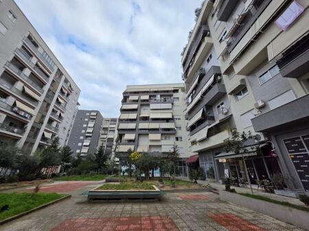 Unità commerciale, superficie 120 m2, a Kika 3, 2500 euro