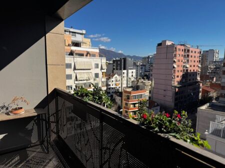Jepet me qera Duplex Modern – Qendër, Tiranë