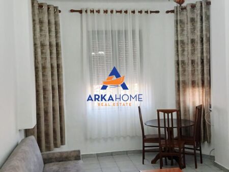 LOCALE IN AFFITTO 230M2 " VIA BARDHYL" 1700 EURO