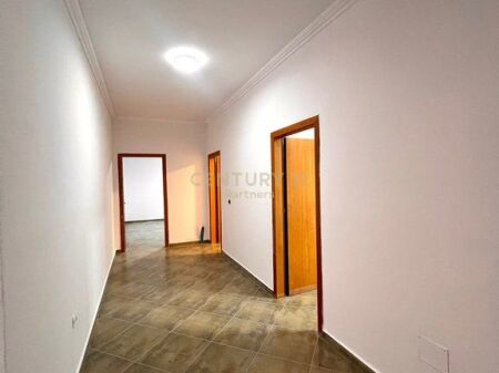  Vendesi Appartamento Esclusivo 3+1+2 – Fresk, Tirana 