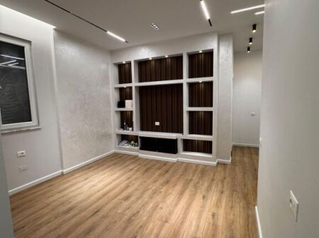 Vendesi Appartamento 1+1 con Balcone – Vicino a “2 Palme”, Astir