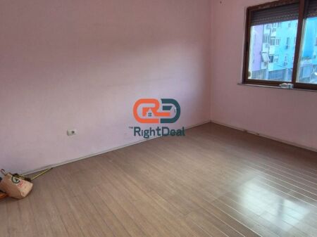 Ne Myslym Shyri, Shitet Apartament 2+1 Me Planimetri Te Rregullt!!