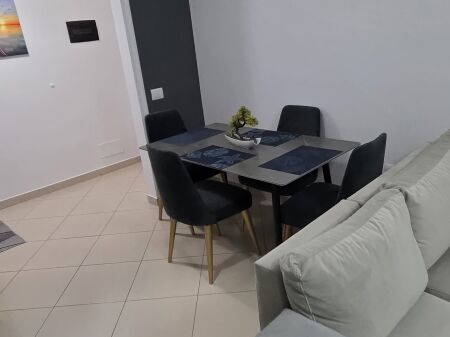 2+1,i mobiluar 550 euro,ofrohet dhe parkim me cmim opsional