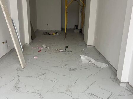 NEGOZIO IN AFFITTO 30 M2 LAPRAKE 1500 EURO