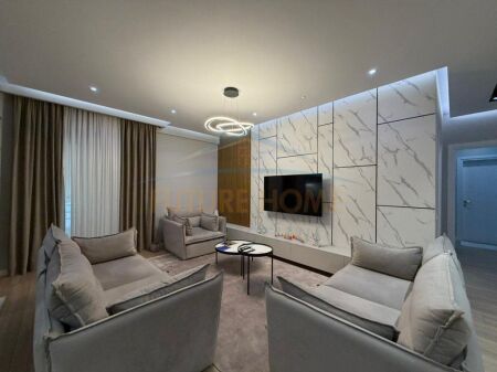 Shitet apartament 3+1+2 Liqeni i Thate