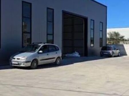 ESCLUSIVO, Capannone in affitto sull'autostrada Tirana-Durazzo