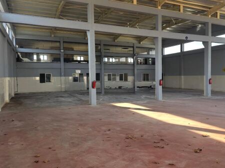 MAGAZZINO IN AFFITTO 2200 M2 AUTOSTRADA THUMANE-KASHAR 3.200 EURO