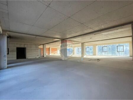 Premises for sale in Astir !
