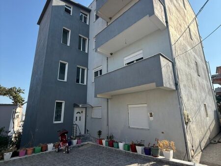 VILLA IN VENDITA NELLA ZONA DELL'OSPEDALE DURRES