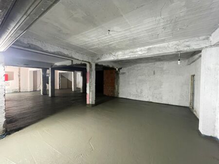 SHOP FOR RENT 150 M2 SAUK 2,000 EURO