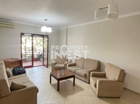 LOCALE IN AFFITTO PER UFFICI, IN VIA KAVAJES