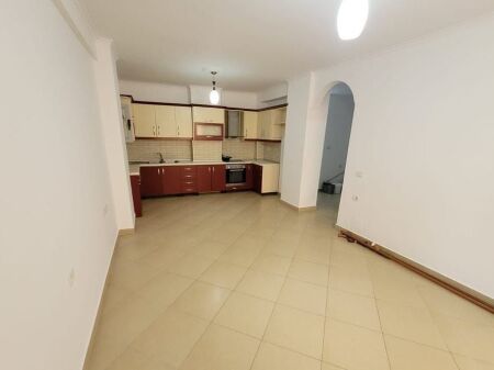  Apartament 1+1 me Qira   Zona: Yzberisht Çmimi: 300€