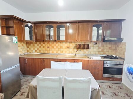 Jepen me qera super apartamente 1+1 prane Semaforit 1 te  Kënetë