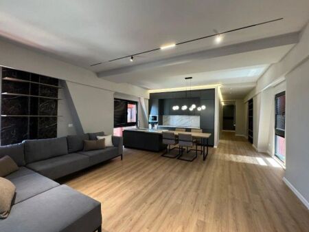 Vendesi Appartamento 2+1 presso Tirana Garden Building