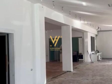 LOCALE COMMERCIALE IN AFFITTO 800 M2 PRESSO AUT.TR-DR 400.000 LEKE