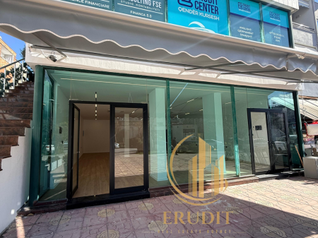 IN AFFITTO  Unità Commerciale a Vlora | 100 m²